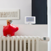 Kit termostat de ambient si 7 capete termostat smart pentru calorifer Honeywell Home, Wi-Fi, control de la distanta, siguranta pentru copii, detectare fereastra deschisa, protectie la inghet, afisaj digital, Numar piese: 8-poza 2-Dacenergy.ro