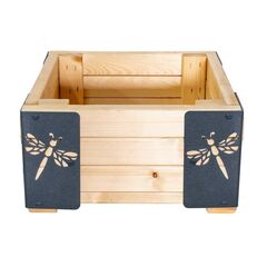 ​Jardiniera din lemn, cu insertii metalice in forma de libelule, interior/exterior, forma patrata, 38 x 38 x 20 cm, natur si gri, Model: Libelule, Forma: Patrat-Dacenergy.ro