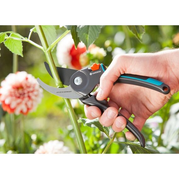 Foarfeca de gradina , lama din otel, maner plastic, ergonomic, canal de scurgere seva, 2 pozitii pentru taiere, blocator de siguranta-poza 4-Dacenergy.ro