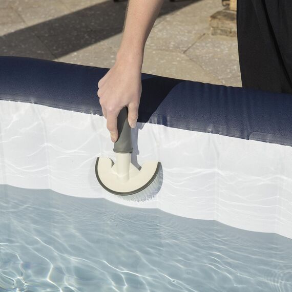 ​Kit pentru intretinere piscina, Lay-Z-Spa Bestway 60310, plasa, perie si o manusa pentru curatare, alb si gri-poza 3-Dacenergy.ro
