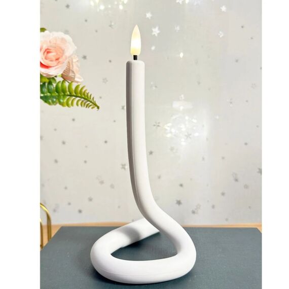 Decoratiune lumanare torsion DacEnergy©, realizata din plastic, design rasucit, inedit, cu efect de flacara generat de LED-ul alb cald, 2.2 x 41 cm, alimentare cablu USB-poza 5-Dacenergy.ro